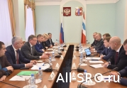 НОСТРОЙ в компании губернатора Омской области посетил местную стройплощадку. Делегаты позитивно оценили инфраструктуру нового микрорайона: читать другие актуальные новости о СРО на информационном портале «Всё о саморегулировании».